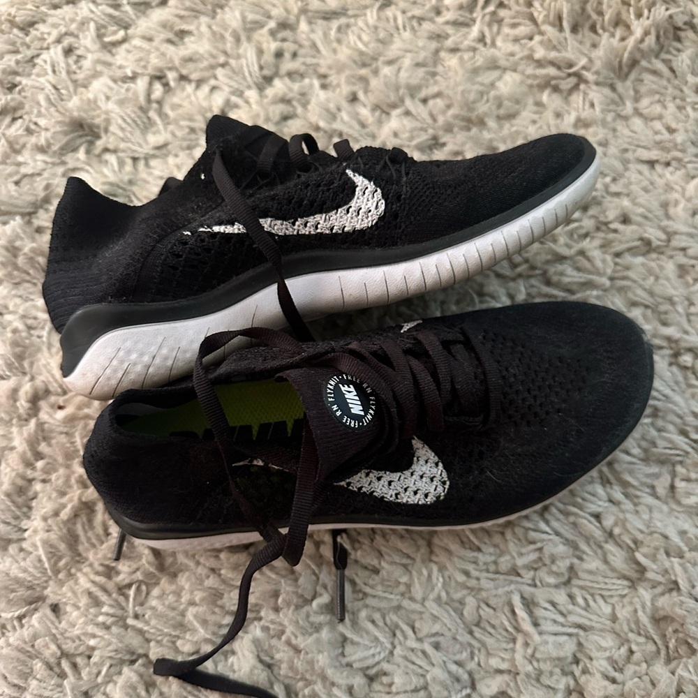 Black Nike Fly Knit